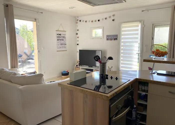 De Bric Et De Broc , Maison A 100m *