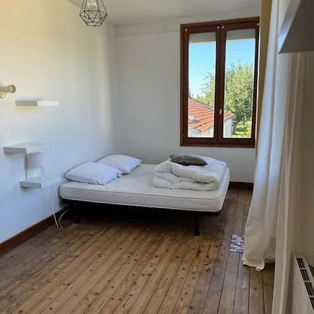 De Bric Et De Broc , Maison A 100m 阿内勒