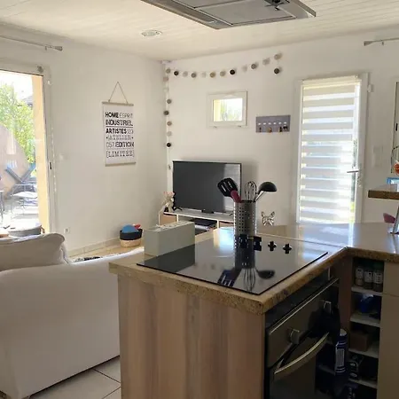 De Bric Et De Broc , Maison A 100m *