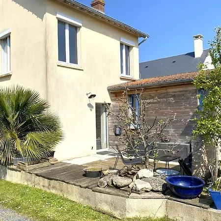 De Bric Et De Broc , Maison A 100m *