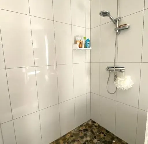 De Bric Et De Broc , Maison A 100m Apartman